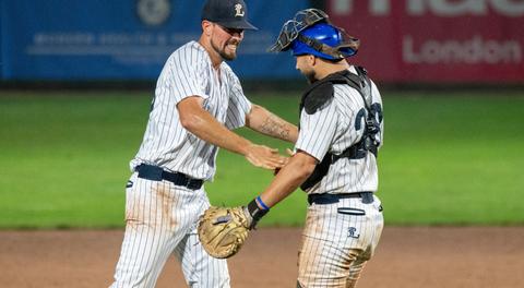 Majors get important Friday night win