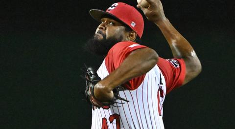 Majors sign veteran relief pitcher Erasmo Pinales