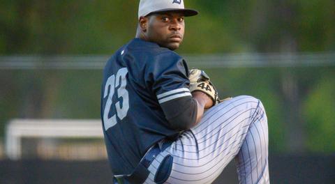 Majors' Winning Streak Ends in Road Loss to Royals