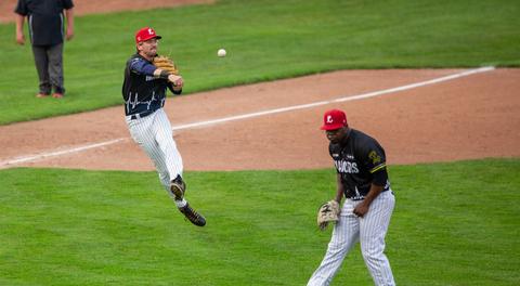 Timely Bats, Steady Arms Propel Majors Past Barnstormers