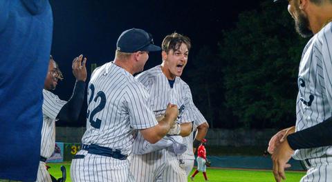Majors split home and home in Dramatic fashion