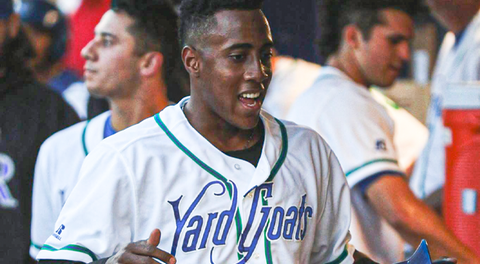 Majors Sign infielder Luis Jean