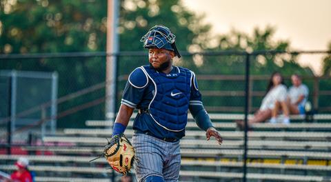 Majors battle tough vs Royals but fall short