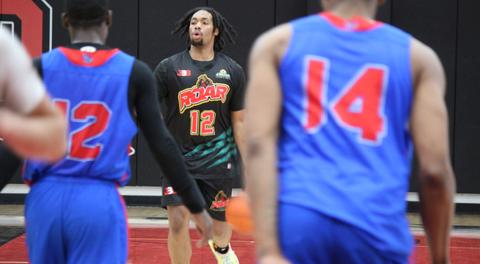 Roar Sweep Desert Dogs With 95-84 Win