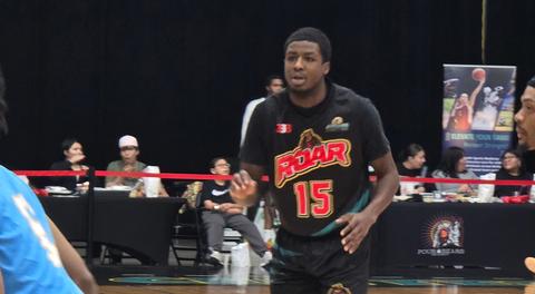 Roar Clinch Playoff Berth, Sweep Redtails 122-104