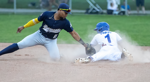 Leafs Hold Off Late Baycats Push in 10–6 Win