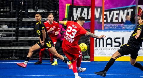 COMETS  FALL TO MILWAUKEE