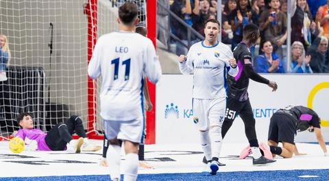 Sockers Down Strykers Before 4,164