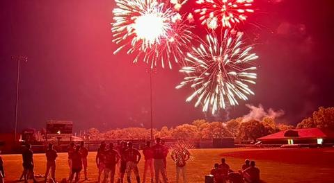 MUCKDOGS WIN! MUCKDOGS WIN! WALKOFF MAGIC SENDS FANS HOME HAPPY WITH 7-6 WIN OVER PIOS