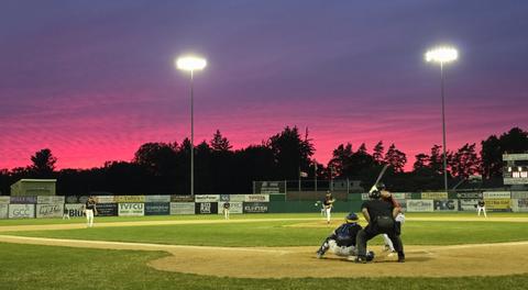 MUCKDOGS SUFFER TRAGICALLY AT AUBURN IN 9-6 LOSS