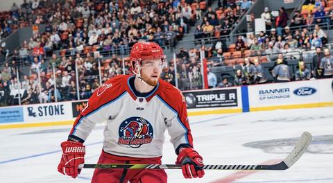 Rock Lobsters hold off Moccasins in Game One