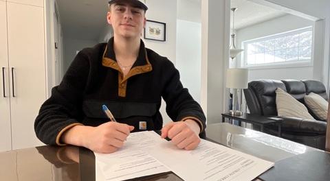 Ostrava Steel Hawks Add NCAA Division I-Caliber Forward Declan Bowmaster