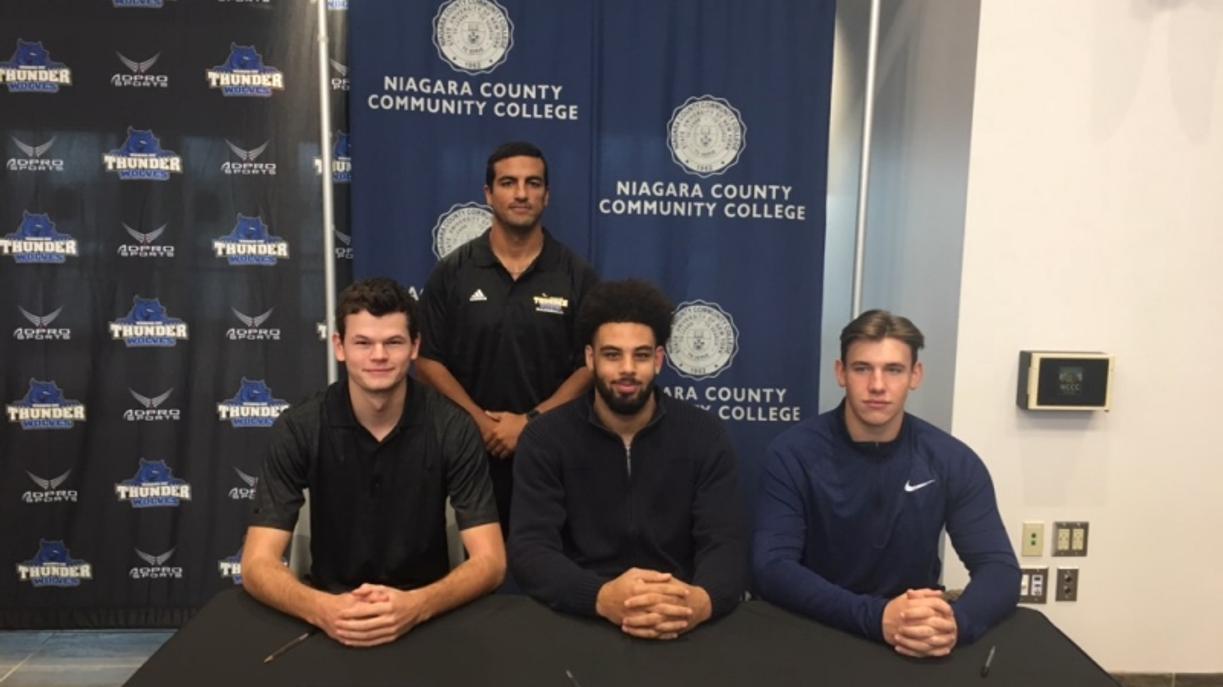 VAN RASSEL SIGNS NLI WITH TWOLVES Fieldhouse Pirates Baseball Club