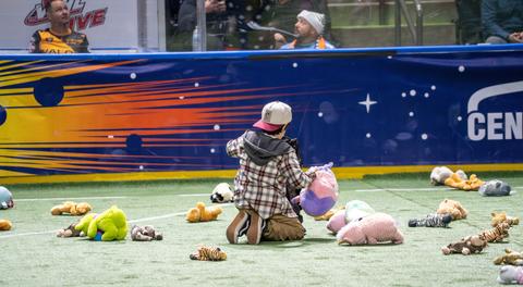 STARS TEDDY BEAR TOSS SET FOR SUNDAY, DECEMBER 14