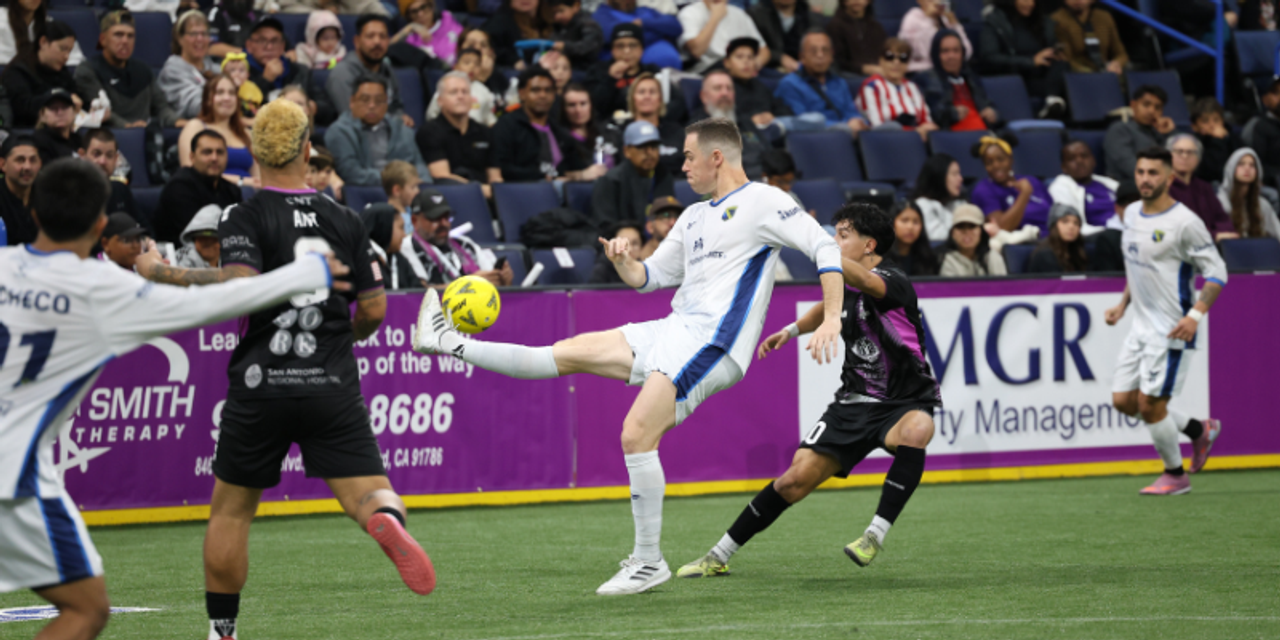 Nick Perera In Action