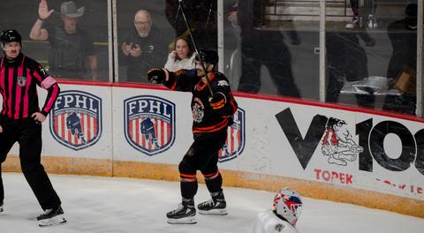 Scarecrows Put Up Eight Again, Edging Moccasins 8-