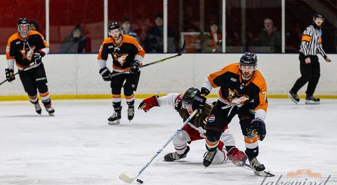 Sharks Start Strong, Close Shadow Out to Pace MIHL South Lead w/Broadcast