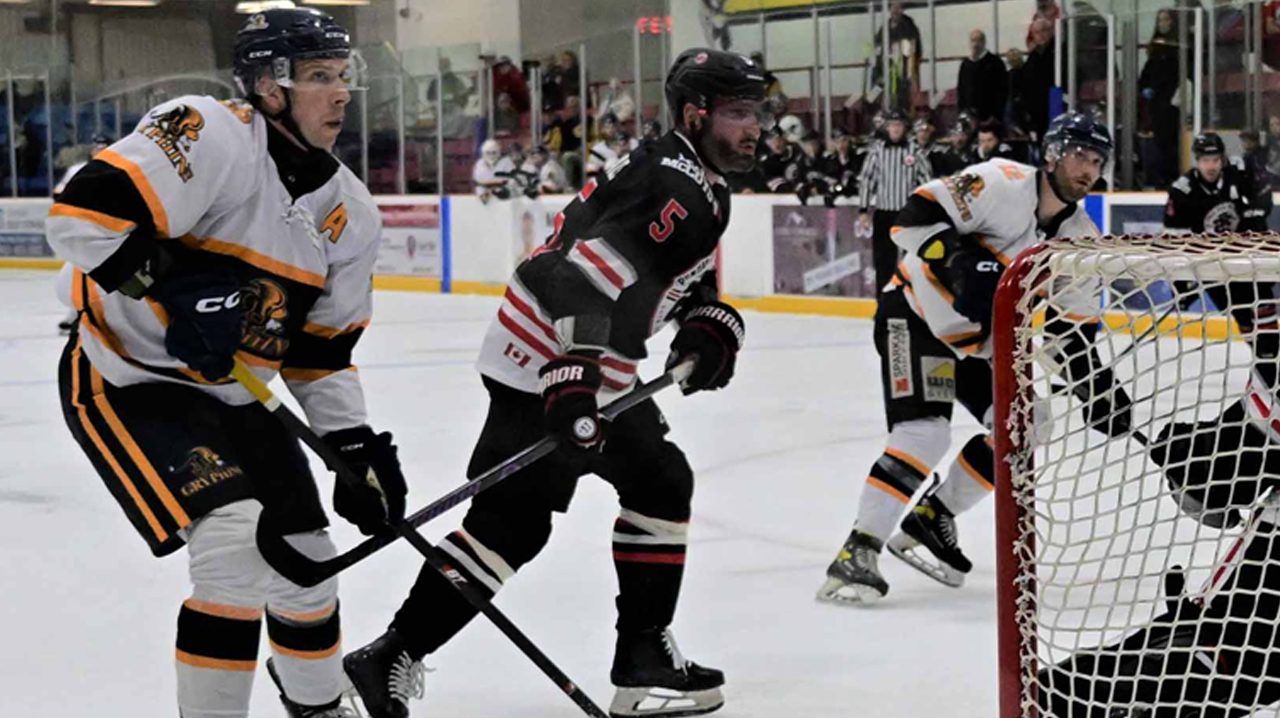 Gryphins VanKleef waiting in front of the Dundas net