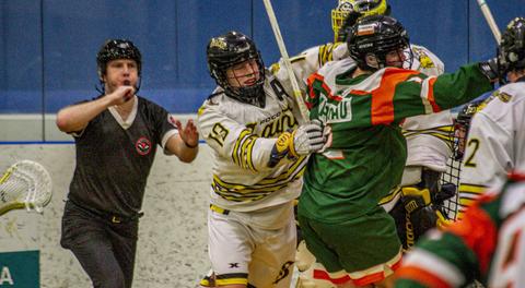 Saints edged late in 11–9 battle with Lakers