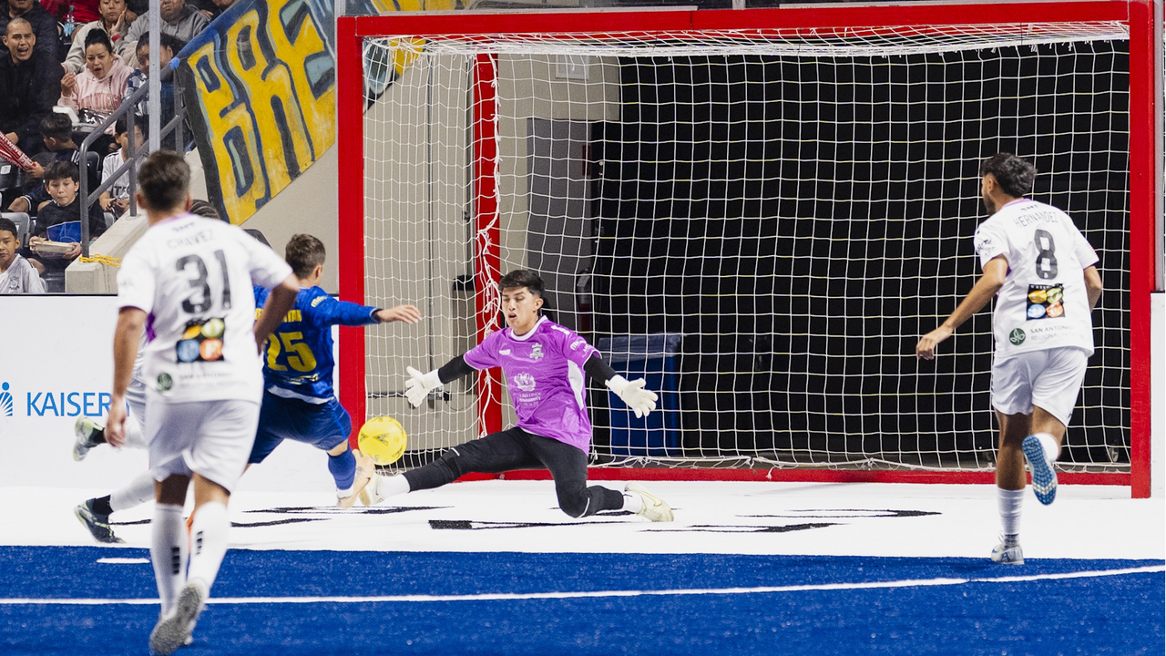 Photo of Brian Orozco making a one-on-one block at San Diego