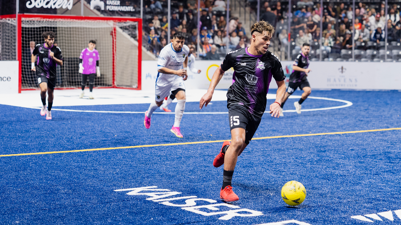 Photo of Mounir Alami running with the ball at San Diego