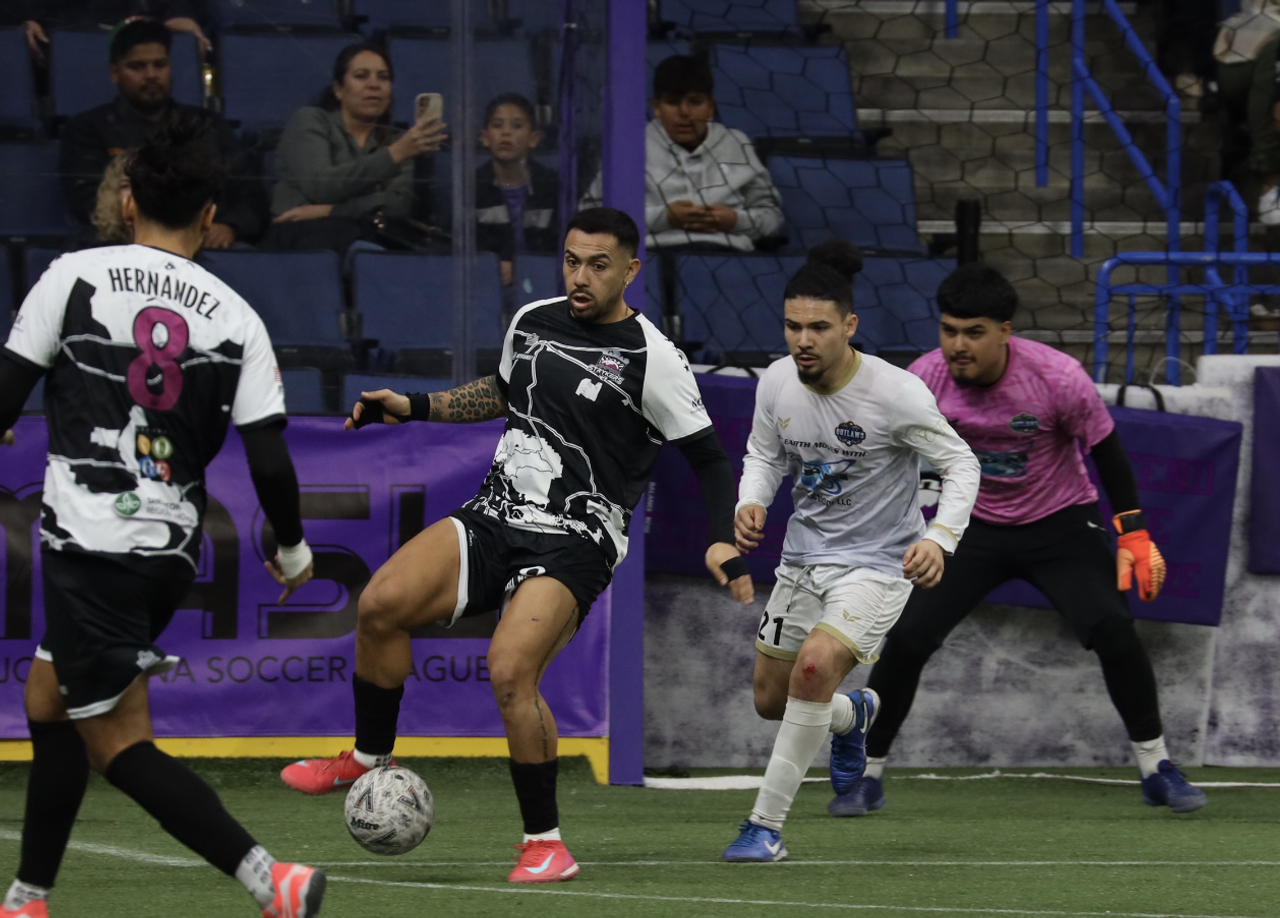 Leo Espinoza in action