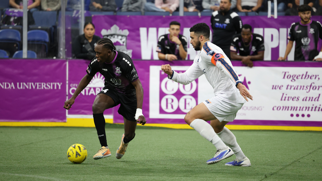 Photo of Empire's Isaak Somow battling Logan Jones