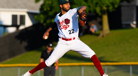 Jackfish Finally Solve Baycats, Move Into First-Place Tie