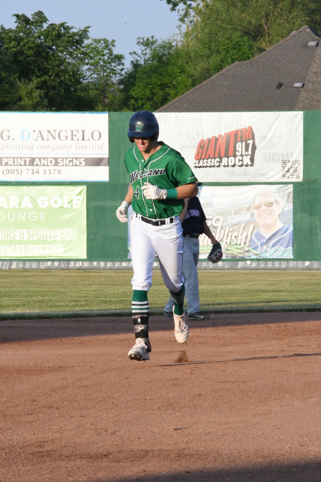 Photos June 1 vs. Brantford Welland Jackfish Baseball Club