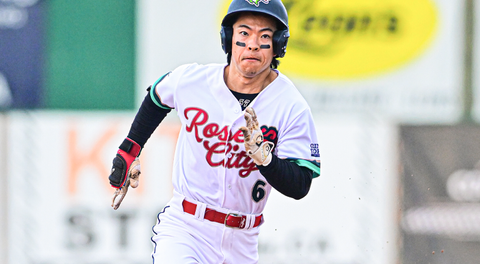 Jackfish Hang 15 on Brantford in Wild Wednesday Slugfest