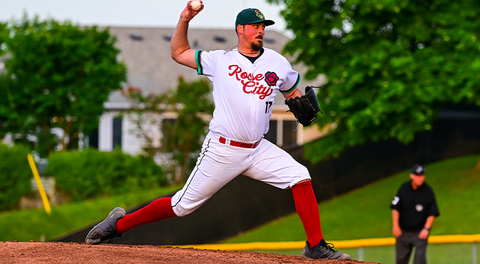 Jackfish batter Red Sox 15-2
