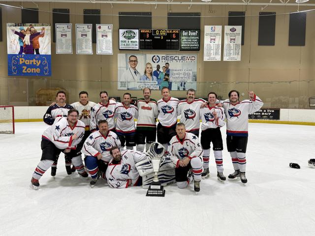 SIlver Division - Blue Jackets, Captain Mike Reynolds