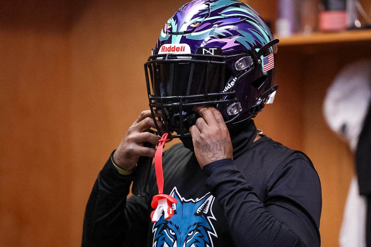 Recent Photos - Washington Wolfpack