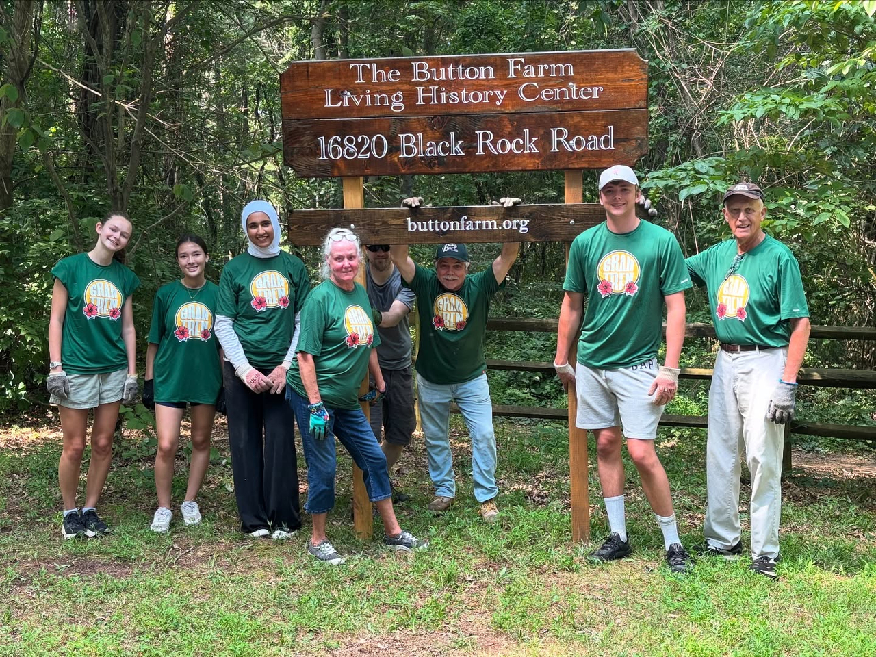 Volunteers at Button Farm