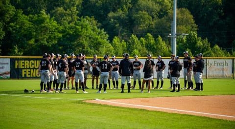 3 Home Runs Can’t Power Big Train to Victory in 11-8 Loss to Cropdusters in Regular Season Finale